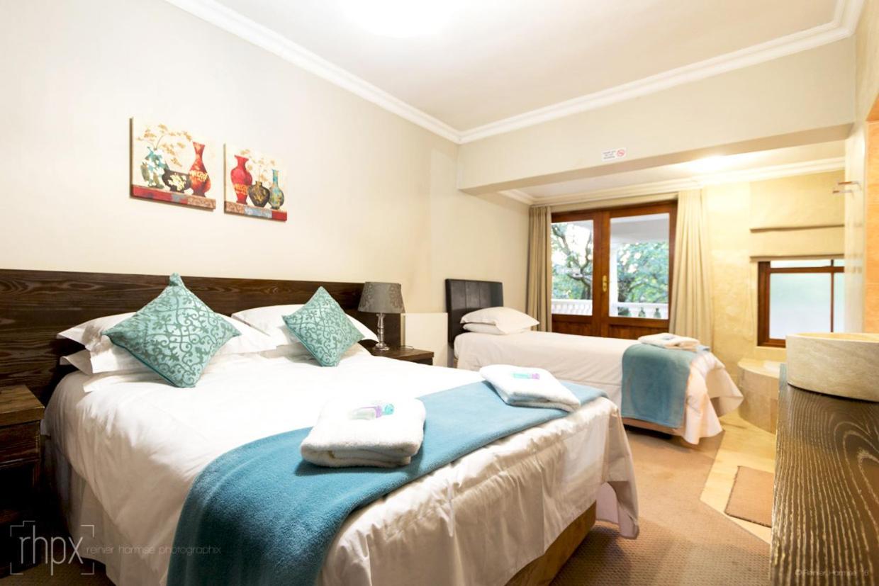 Or Tambo Guest House Kempton Park Eksteriør bilde