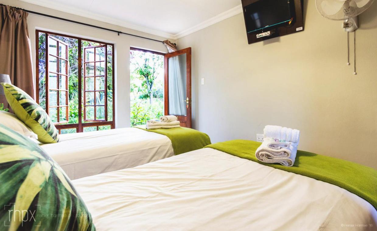 Or Tambo Guest House Kempton Park Eksteriør bilde