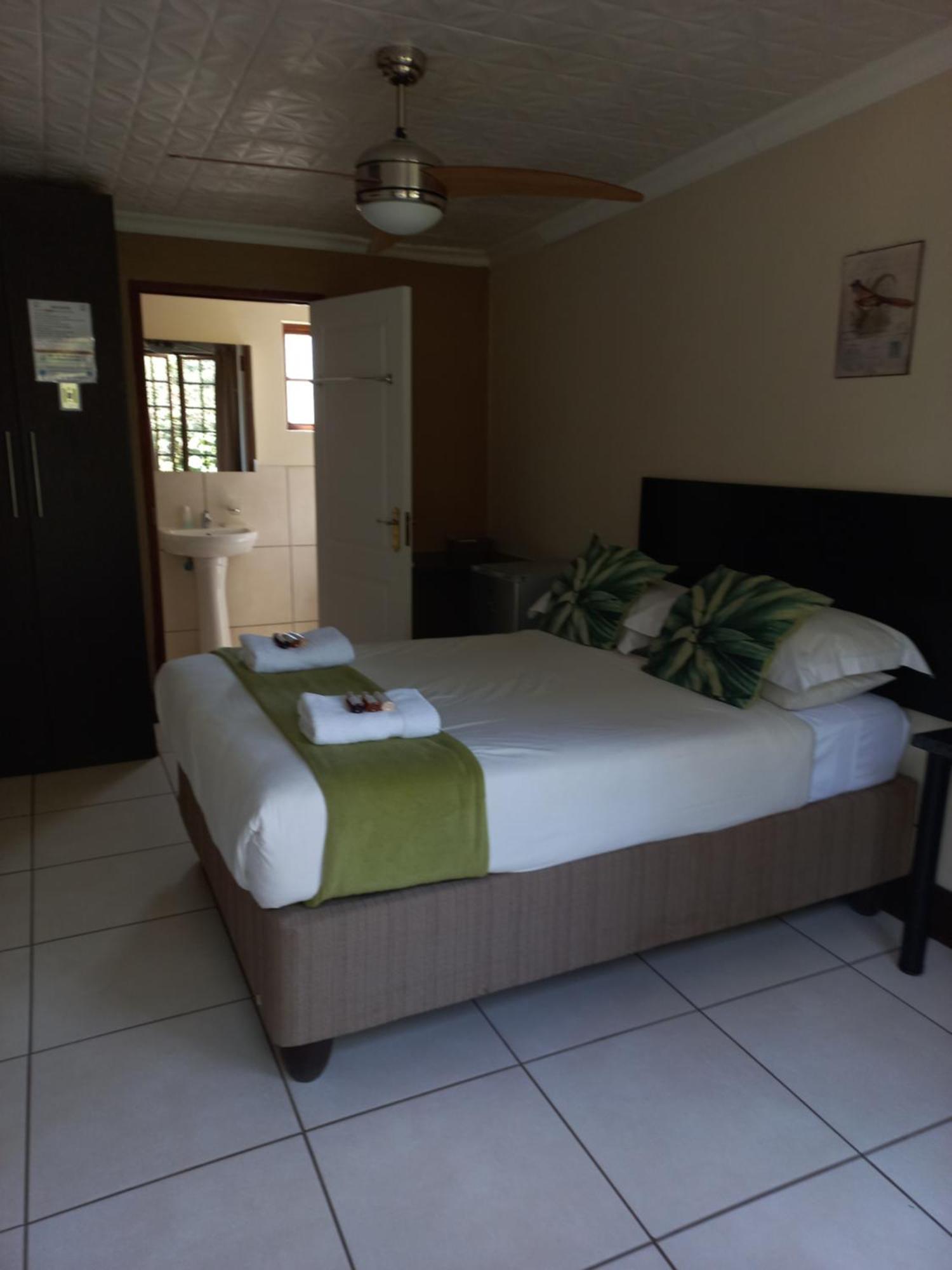 Or Tambo Guest House Kempton Park Eksteriør bilde