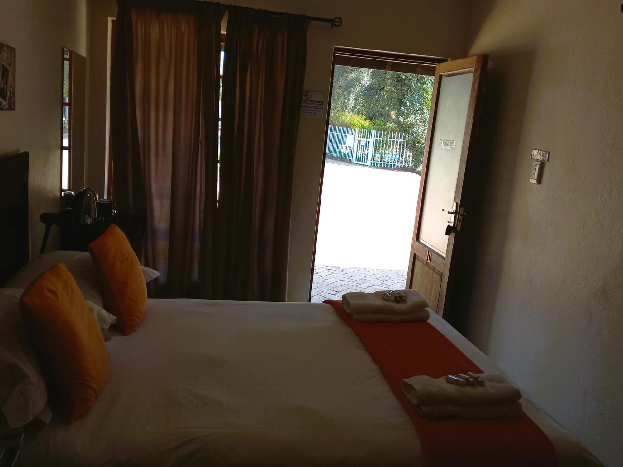 Or Tambo Guest House Kempton Park Eksteriør bilde