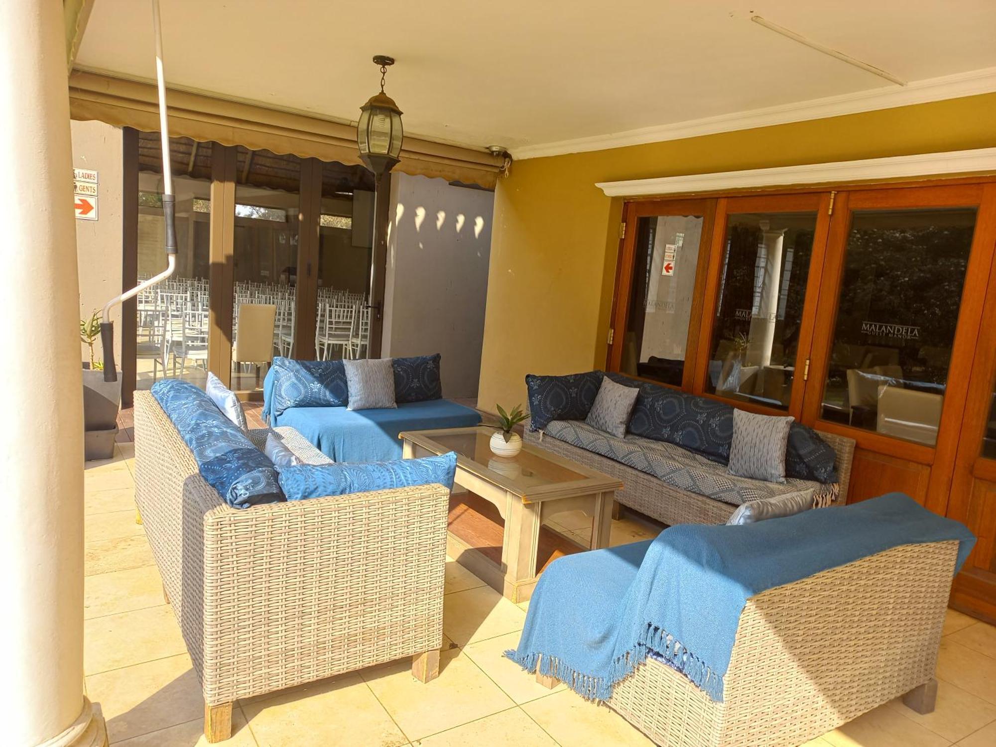 Or Tambo Guest House Kempton Park Eksteriør bilde