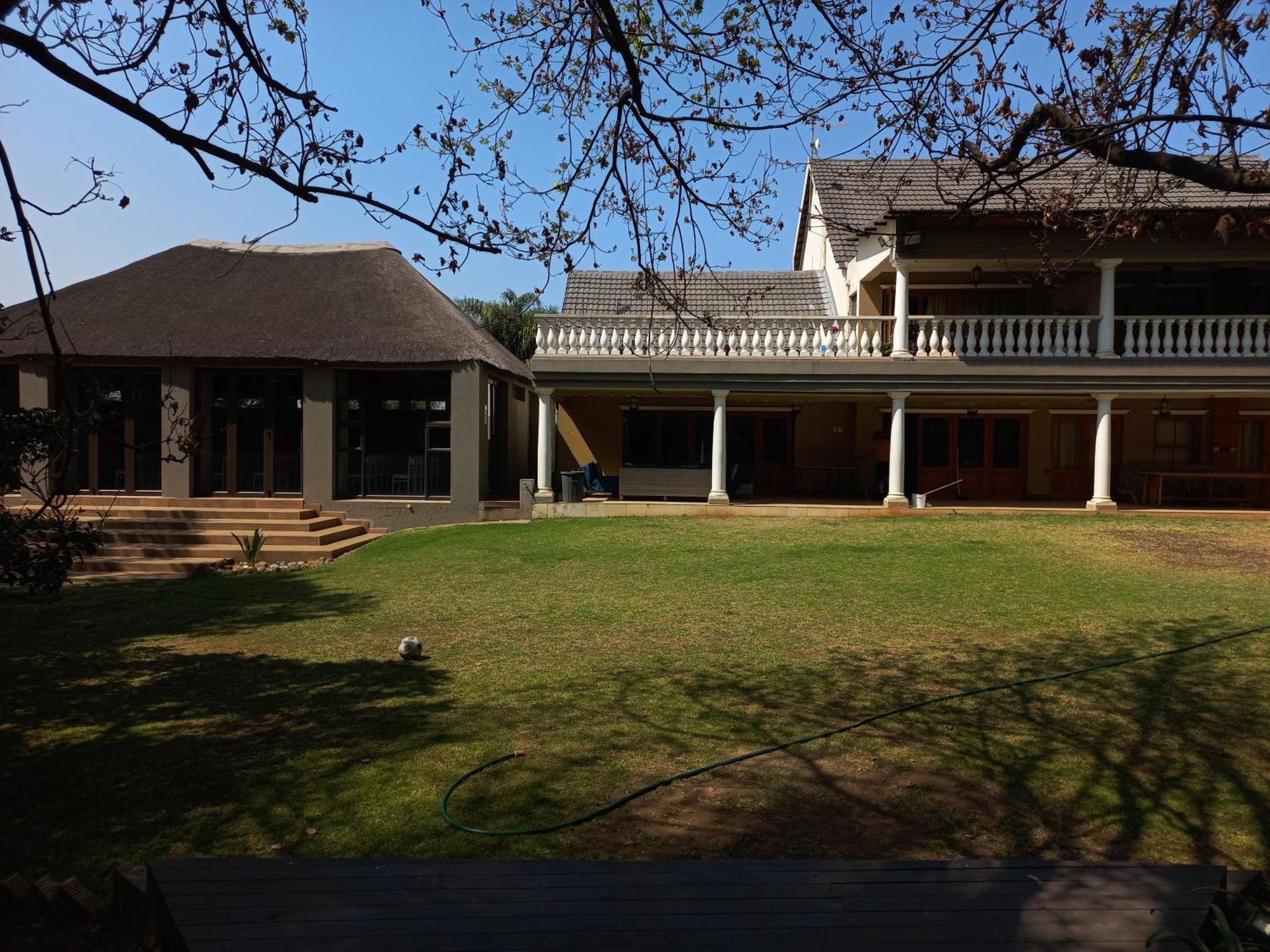 Or Tambo Guest House Kempton Park Eksteriør bilde