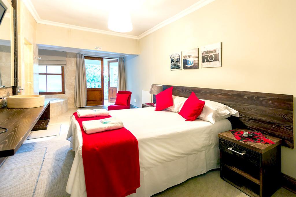 Or Tambo Guest House Kempton Park Eksteriør bilde