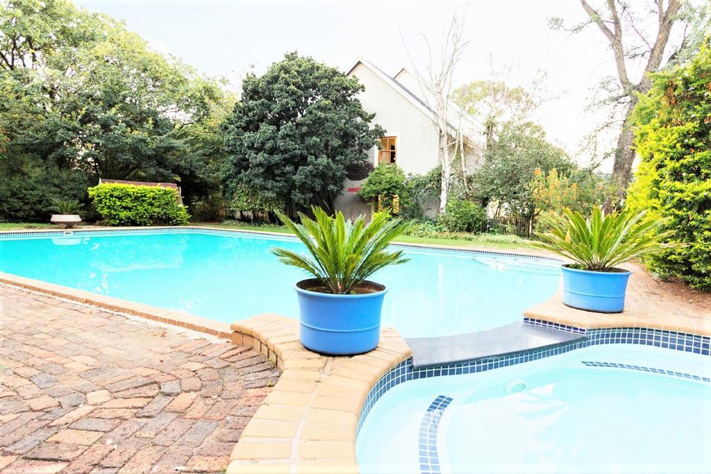 Or Tambo Guest House Kempton Park Eksteriør bilde